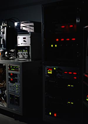 アルミ板加工で多彩な製品を製造